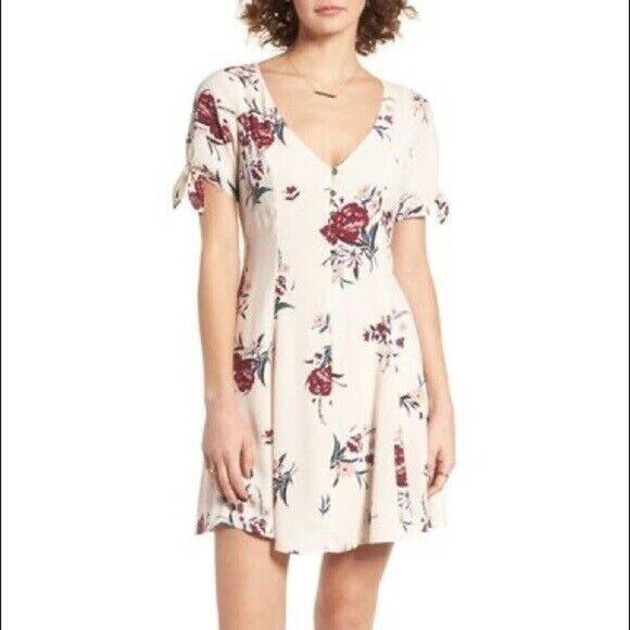 ASTR The Label Cream Red Floral Button Front Ruffle Mini Dress Size Small - Picture 3 of 14